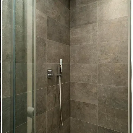 Inpoint - Steps From Main Station&old Town Self Check-in Apartamento Cracovia