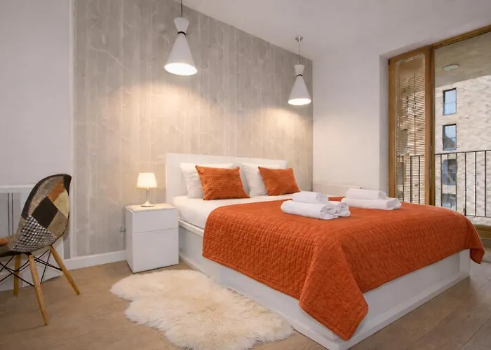 Inpoint - Steps From Main Station&old Town Self Check-in Apartment