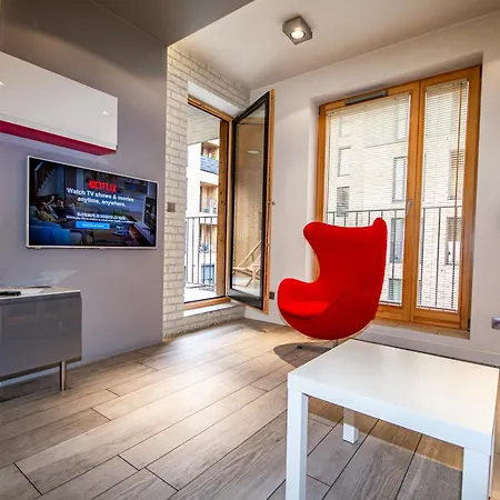 Apartment Inpoint - Steps From Main Station&old Town Self Check-in *