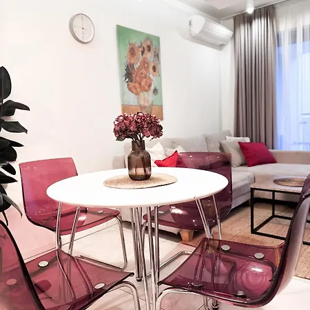 Inpoint - Steps From Main Station&old Town Self Check-in