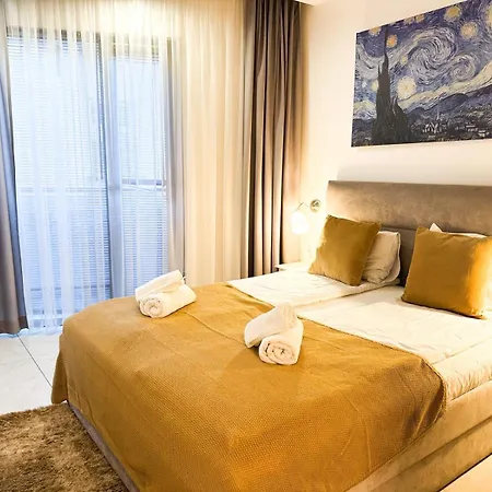 Inpoint - Steps From Main Station&old Town Self Check-in Apartment