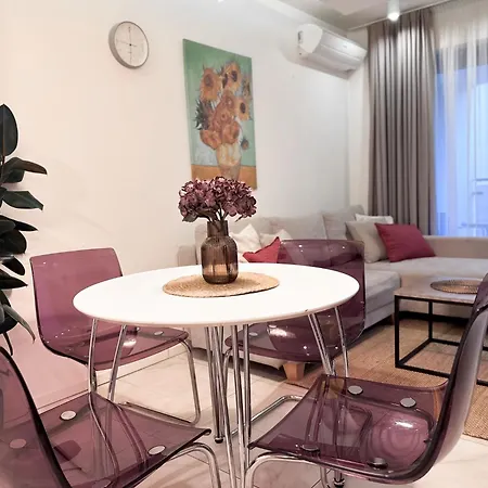 Apartment Inpoint - Steps From Main Station&old Town Self Check-in