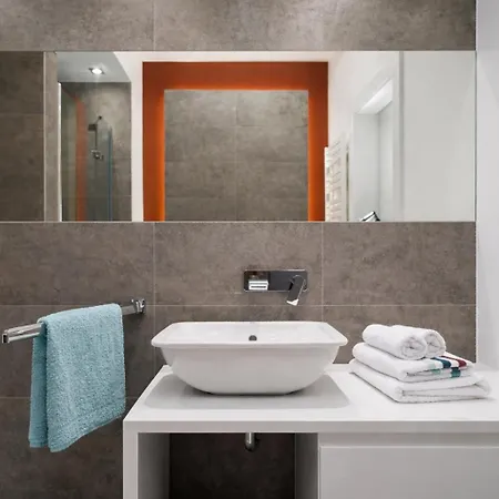 Inpoint - Steps From Main Station&old Town Self Check-in クラクフ