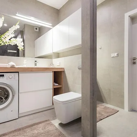 Apartment Inpoint - Steps From Main Station&old Town Self Check-in *