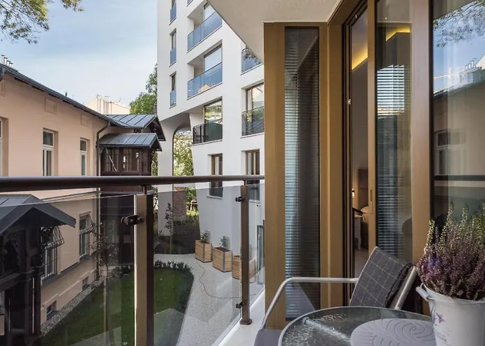 Inpoint - Steps From Main Station&old Town Self Check-in