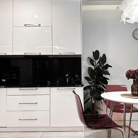 Daire Inpoint - Steps From Main Station&old Town Self Check-in *