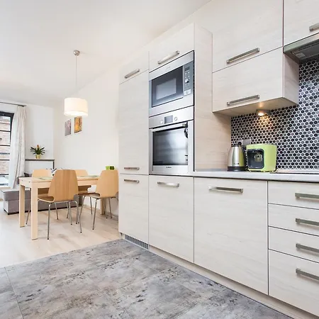 Inpoint - Steps From Main Station&old Town Self Check-in Daire